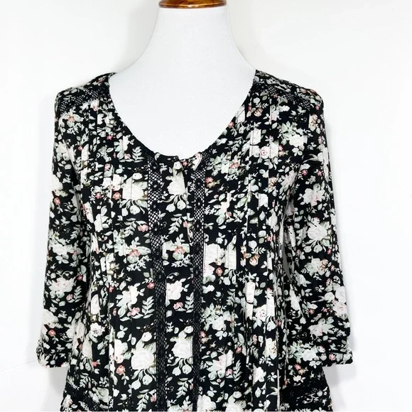 Anthropologie Eyelet Embroidered Pintuck Pleated Black Floral Peasant Top Size 0 - Picture 8 of 13